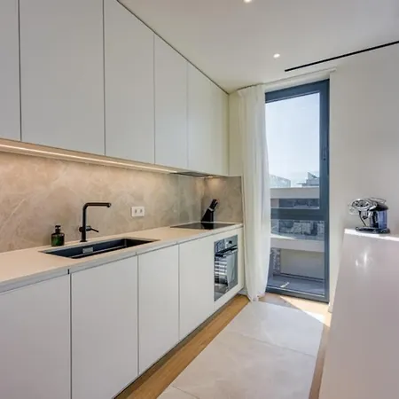Villa 19 *